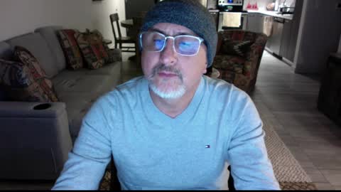 Snapshot of latinnous chatting on February 24, 3:55 am QS - INDEPENDENT MODEL online show from February 24, 3:55 am