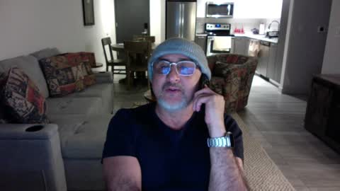 Snapshot of latinnous chatting on February 4, 5:10 am QS - INDEPENDENT MODEL online show from February 4, 5:10 am