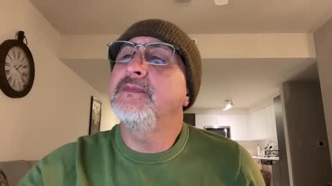 Snapshot of latinnous chatting on March 10, 6:16 am QS - INDEPENDENT MODEL online show from March 10, 6:16 am