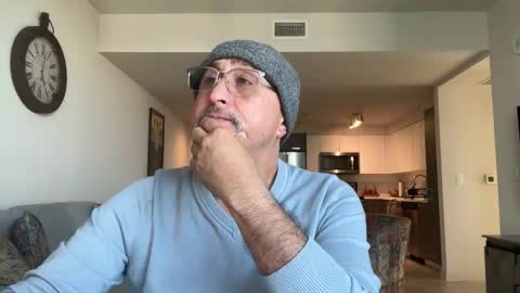 Snapshot of latinnous chatting on March 11, 9:59 pm QS - INDEPENDENT MODEL online show from March 11, 9:59 pm