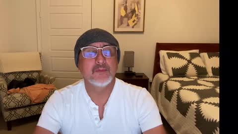 Snapshot of latinnous chatting on October 26, 4:13 am QS - INDEPENDENT MODEL online show from October 26, 4:13 am