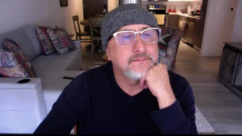 Snapshot of latinnous chatting on February 23, 8:33 pm QS - INDEPENDENT MODEL online show from February 23, 8:33 pm