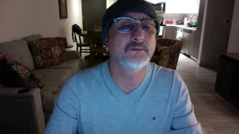 Snapshot of latinnous chatting on February 13, 5:05 am QS - INDEPENDENT MODEL online show from February 13, 5:05 am