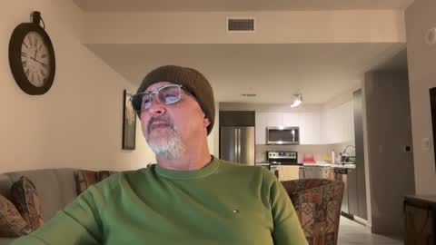 Snapshot of latinnous chatting on March 11, 5:13 am QS - INDEPENDENT MODEL online show from March 11, 5:13 am