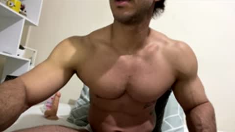 latino_rodri online show from April 23, 5:26 am