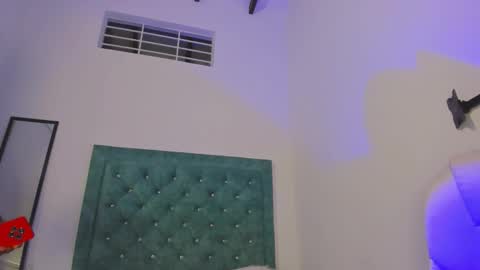 latinodark online show from March 3, 3:35 am