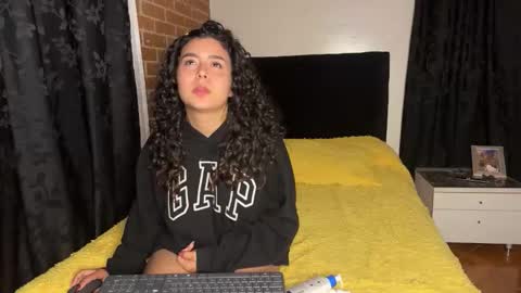 latinosadictosalsexo online show from March 4, 4:42 am