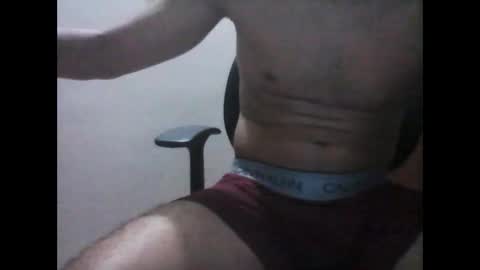 Snapshot of latintropikal chatting on February 10, 5:36 am Latin Flow online show from February 10, 5:36 am
