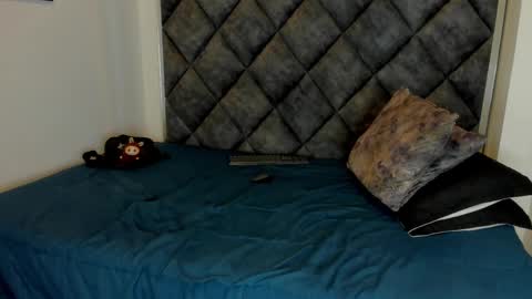 LEANDRO online show from October 3, 4:54 am