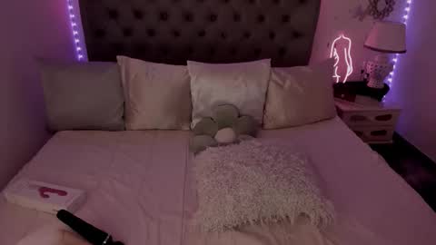 Laura online show from September 22, 7:56 am