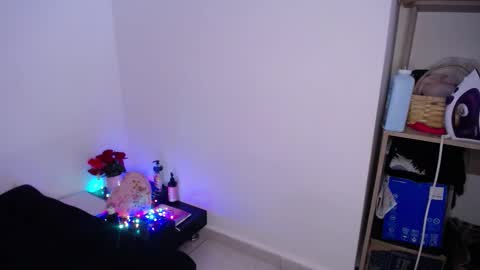 lau_24 online show from February 2, 3:20 pm