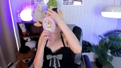 laukyubey1 online show from September 30, 8:30 pm