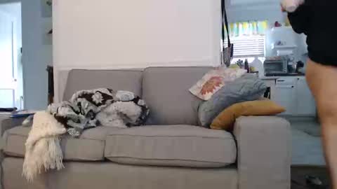 LauLauMa online show from February 15, 6:44 pm
