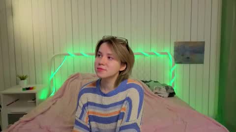 Kylie online show from November 27, 8:38 pm