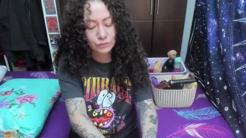  Wen  online show from November 18, 4:32 pm