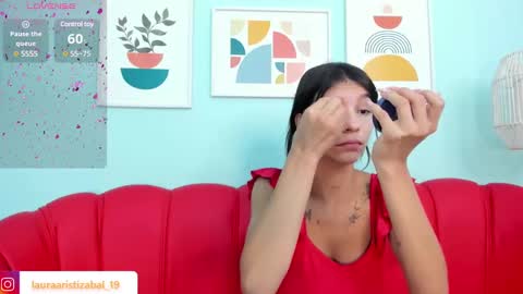 Snapshot of laura_aristizabal_19 chatting on March 1, 1:07 pm Laura online show from March 1, 1:07 pm