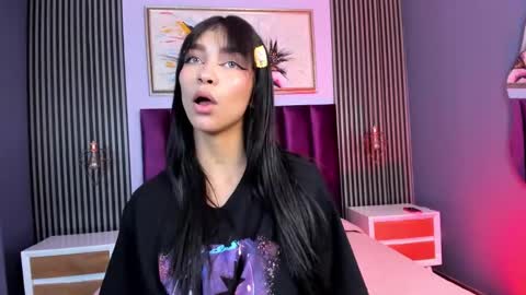 Snapshot of laura_aristizabal_19 chatting on March 12, 4:13 pm Laura online show from March 12, 4:13 pm