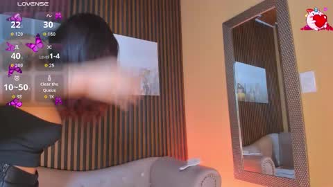 Snapshot of laura_aristizabal_19 chatting on September 16, 1:24 pm Laura online show from September 16, 1:24 pm