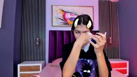 Snapshot of laura_aristizabal_19 chatting on March 12, 12:47 pm Laura online show from March 12, 12:47 pm
