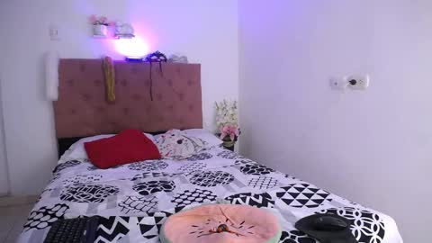 LAURA online show from February 4, 1:12 am