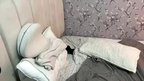 Snapshot of laura_d23 chatting on January 26, 5:02 am laura online show from January 26, 5:02 am