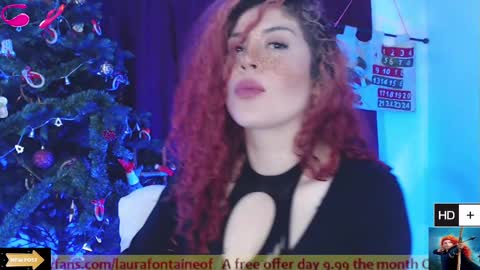Snapshot of laura_fountain_ chatting on December 12, 2:04 am weedcam Curly Laura OF    online show from December 12, 2:04 am