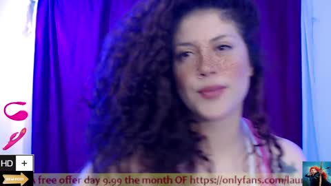 Snapshot of laura_fountain_ chatting on March 12, 8:09 pm weedcam Curly Laura OF    online show from March 12, 8:09 pm