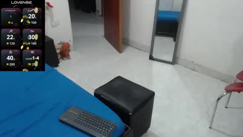 Snapshot of laura_foxx2379 chatting on September 13, 2:14 am laura_foxx2379 online show from September 13, 2:14 am