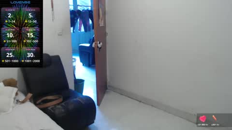 Snapshot of laura_foxx2379 chatting on February 9, 8:56 pm laura_foxx2379 online show from February 9, 8:56 pm