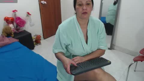 Snapshot of laura_foxx2379 chatting on September 15, 11:39 pm laura_foxx2379 online show from September 15, 11:39 pm