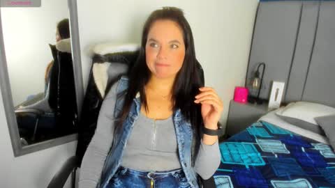 laura hotties online show from February 2, 12:45 pm