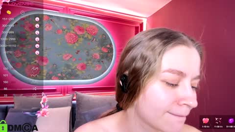 Laura online show from January 12, 6:59 pm