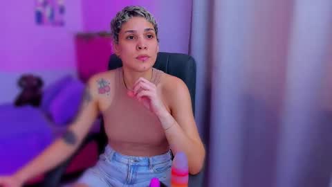 Laura Rose online show from November 19, 8:40 pm