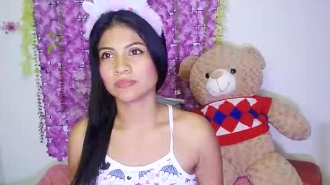 laura_rey_26 online show from April 14, 3:48 pm