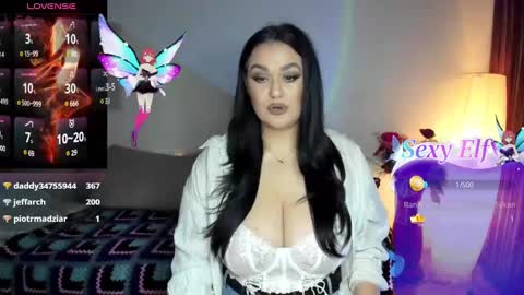 Snapshot of laura_sinner chatting on February 24, 8:58 pm Laura online show from February 24, 8:58 pm