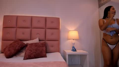 laura online show from March 8, 2:40 pm