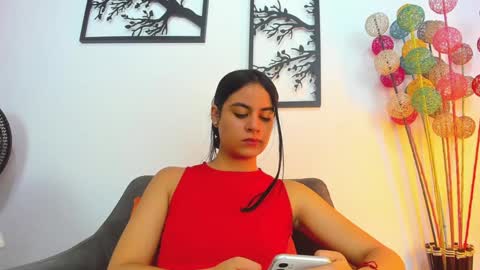 LAURA SOE online show from January 17, 1:24 pm