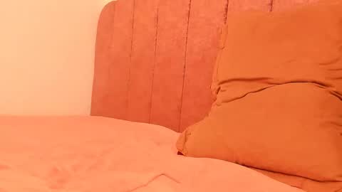 LAURA SOE online show from February 14, 1:41 am