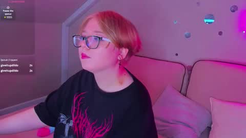 Laura online show from February 26, 8:18 am