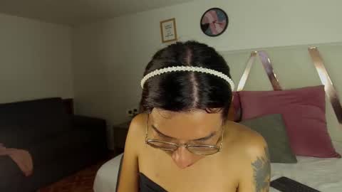 lauraagomezz__ online show from March 2, 5:25 pm