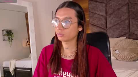 lauraagomezz__ online show from September 13, 8:11 pm