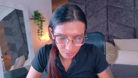 lauraagomezz__ online show from October 23, 9:26 pm