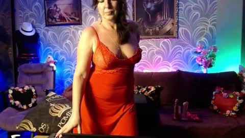 Snapshot of laurabenz chatting on January 30, 5:17 pm Laura online show from January 30, 5:17 pm