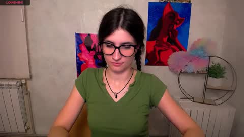 Laura online show from November 14, 1:24 pm