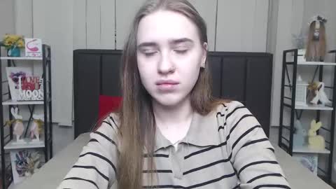 LauraHlot online show from December 5, 7:22 pm