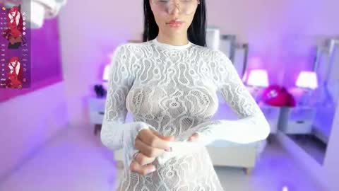 Laura MartinGMT-5 2200-0600 online show from September 12, 12:34 am