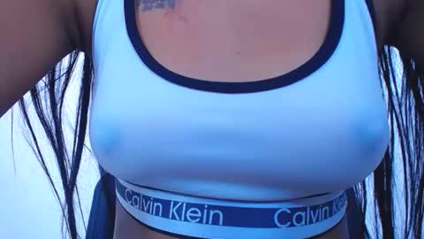 lauramossart online show from December 1, 4:54 am