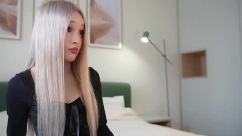 Laura online show from September 19, 8:51 am