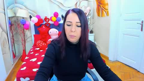 Snapshot of laurasinfull chatting on February 17, 4:09 am Laura online show from February 17, 4:09 am