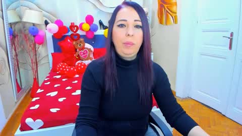 Snapshot of laurasinfull chatting on February 16, 4:42 am Laura online show from February 16, 4:42 am